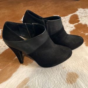 Black Fergaliciois by Fergie booties